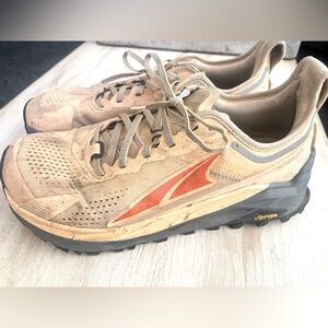 💖💖Altra Olympus 5 Men’s shoe size 11💖